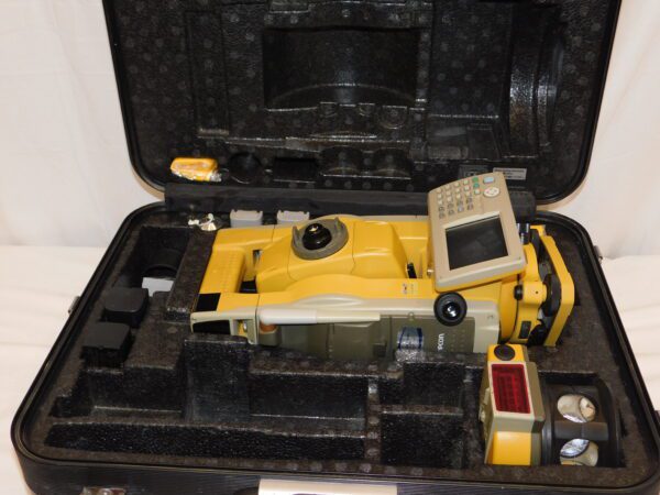 PRE-OWNED, Topcon GTS-903 3" Robotic W/RC3 & BT Modem - Image 3